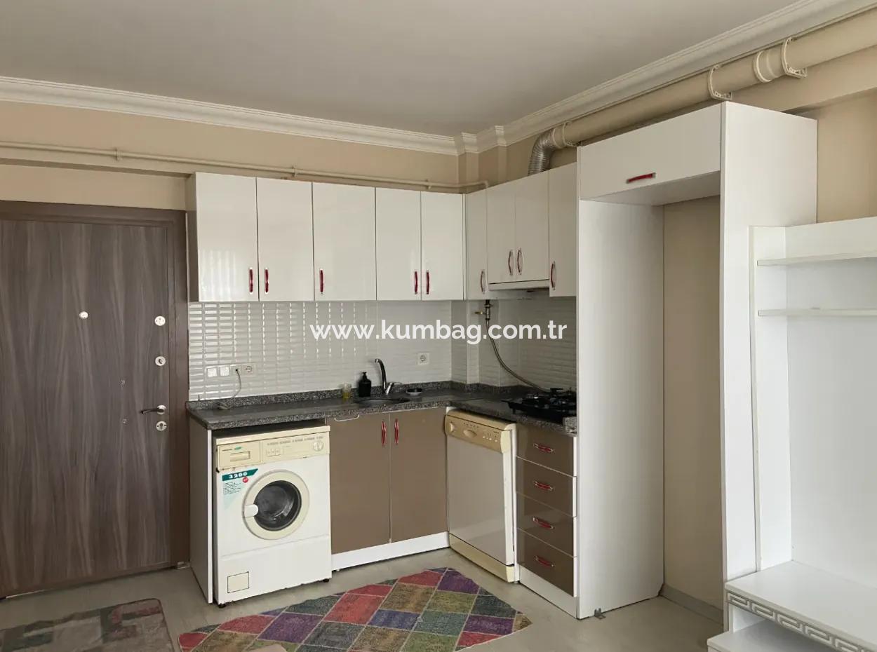 Kumbağ Pazar Sokağı Mevkii Asansörlü Binada Eşyalı Kiralık 2+1 Daire