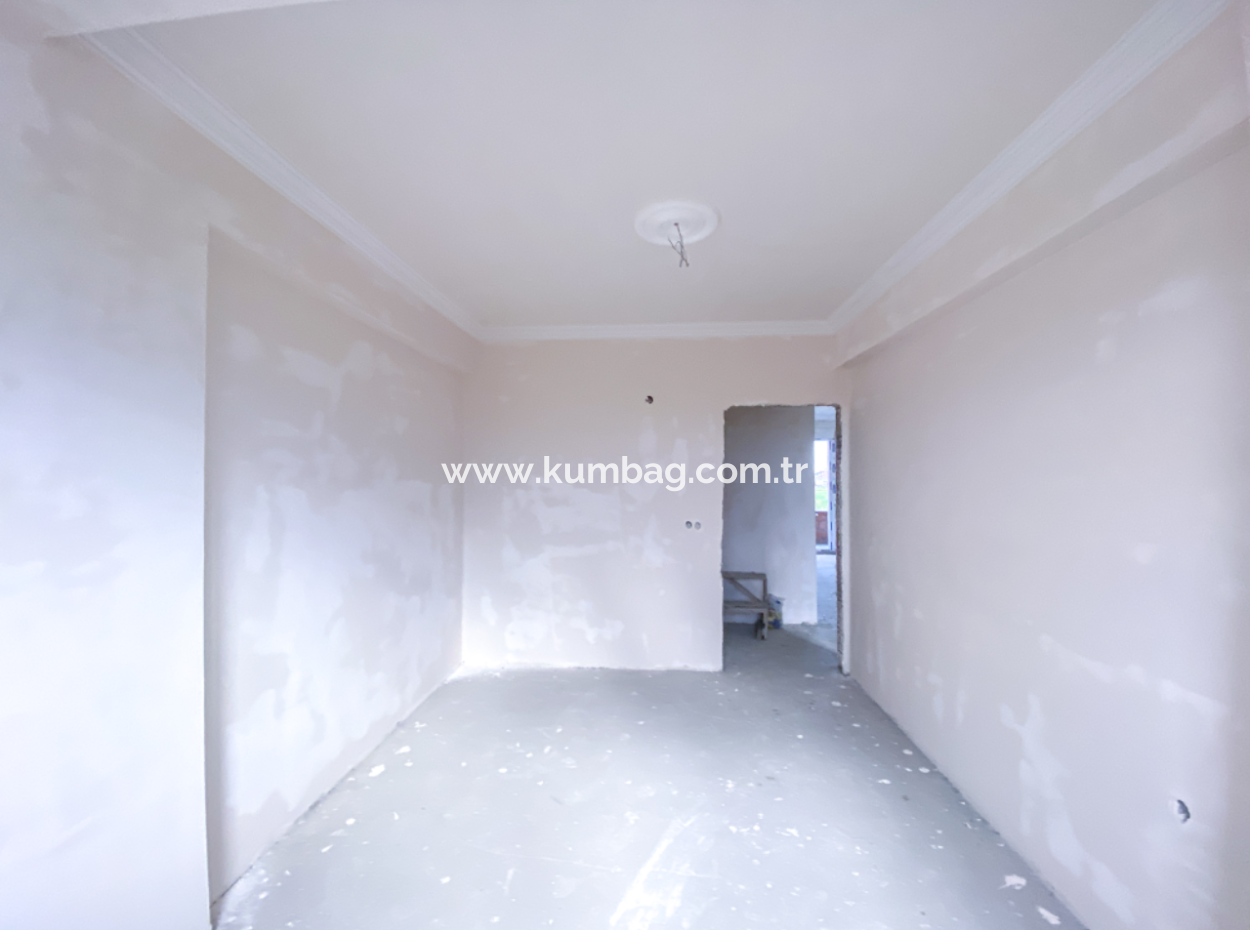 Kumbağ'da Havuzlu Site İçerisinde Satılık Sıfır 2+1 Daire