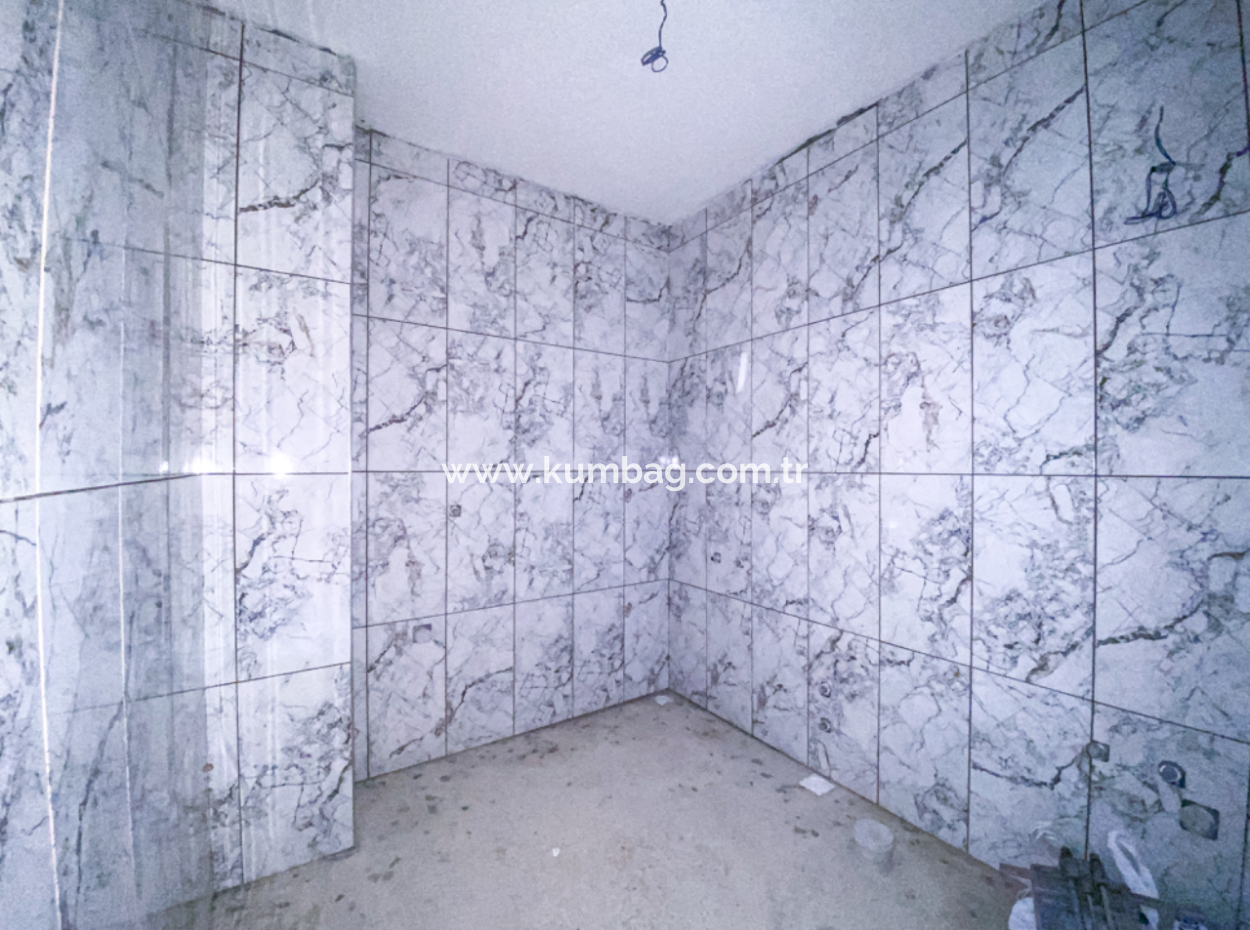 Kumbağ'da Havuzlu Site İçerisinde Satılık Sıfır 2+1 Daire