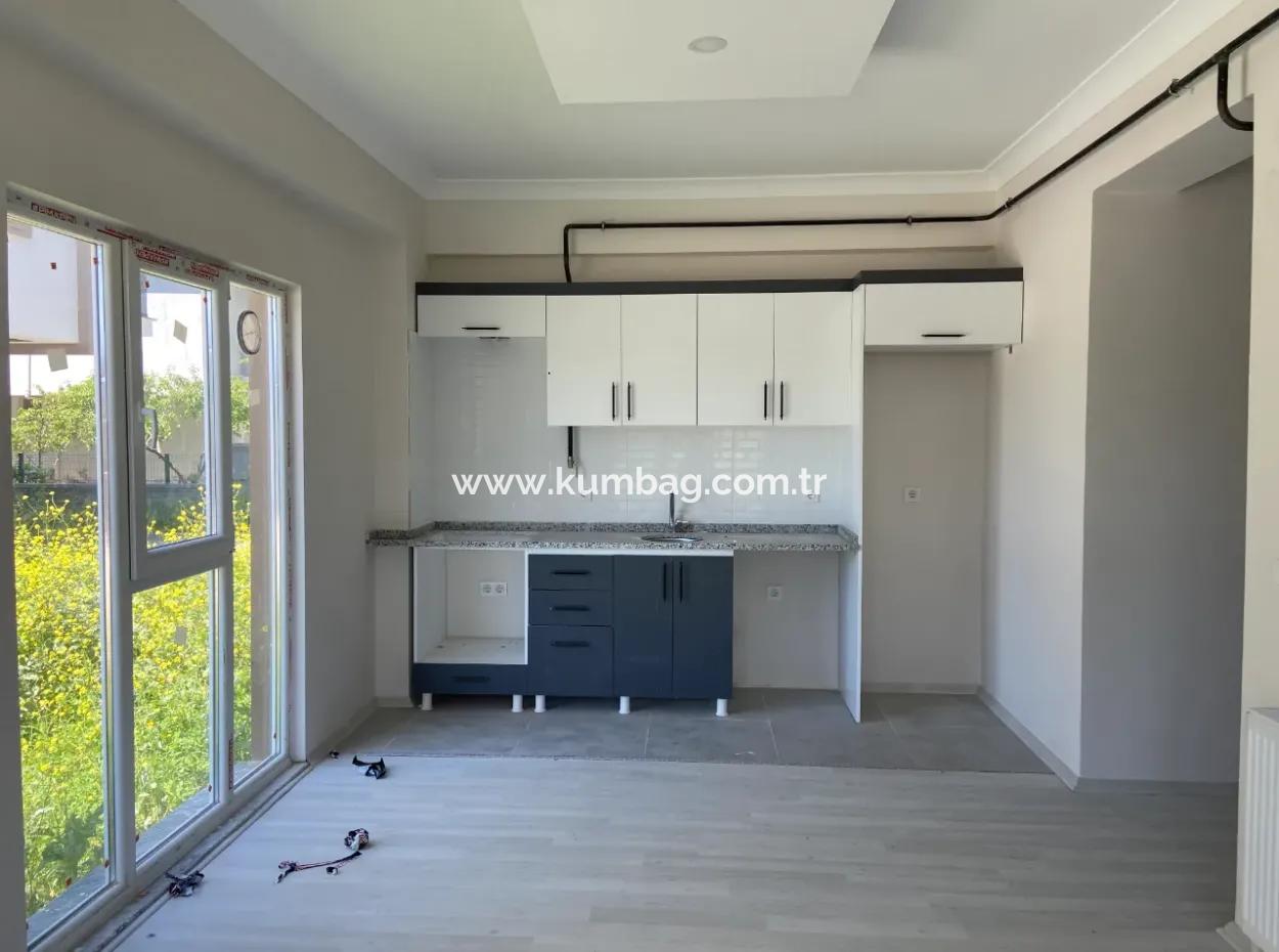 Kumbağ Havuzlu Site İçerisinde Giriş Kat Kiralık 2+1 Daire