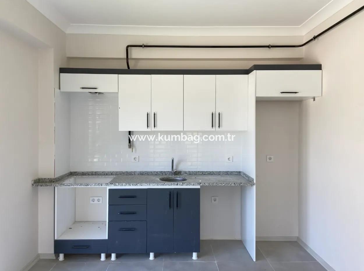 Kumbağ Havuzlu Site İçerisinde Giriş Kat Kiralık 2+1 Daire