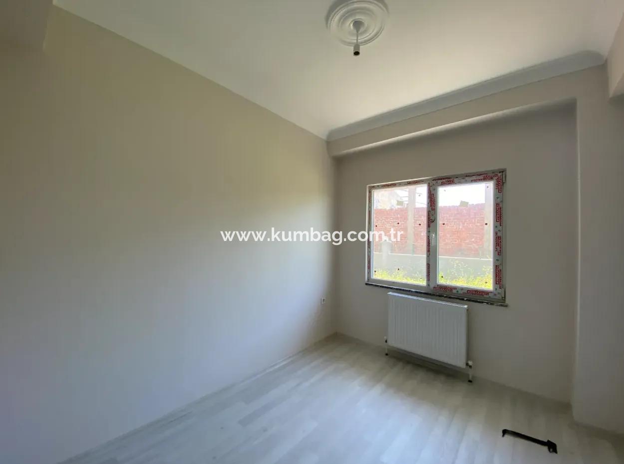 Kumbağ Havuzlu Site İçerisinde Giriş Kat Kiralık 2+1 Daire