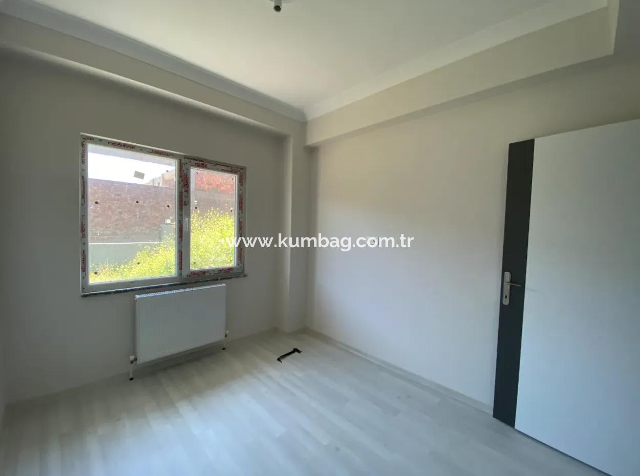 Kumbağ Havuzlu Site İçerisinde Giriş Kat Kiralık 2+1 Daire