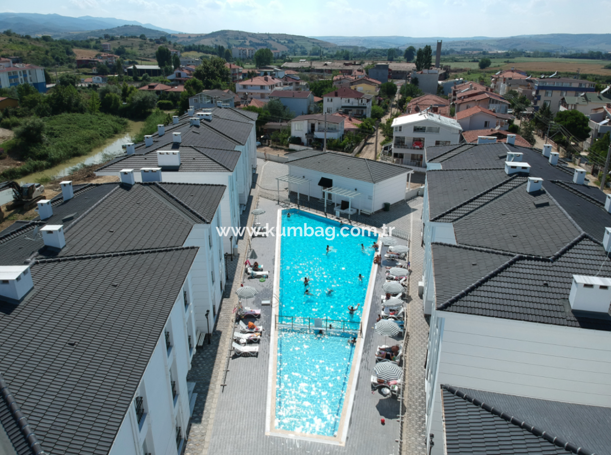 Kumbağ'da Denize Sıfır Nil Life Sitesi İçerisinde Kiralık Dükkan