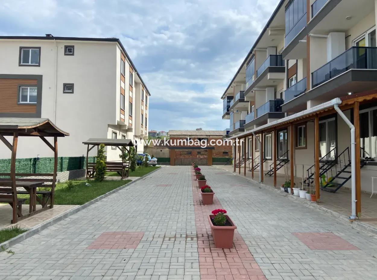 Kumbağ Ana Cadde Üzerinde Site İçi Kiralık 1+1 Daire