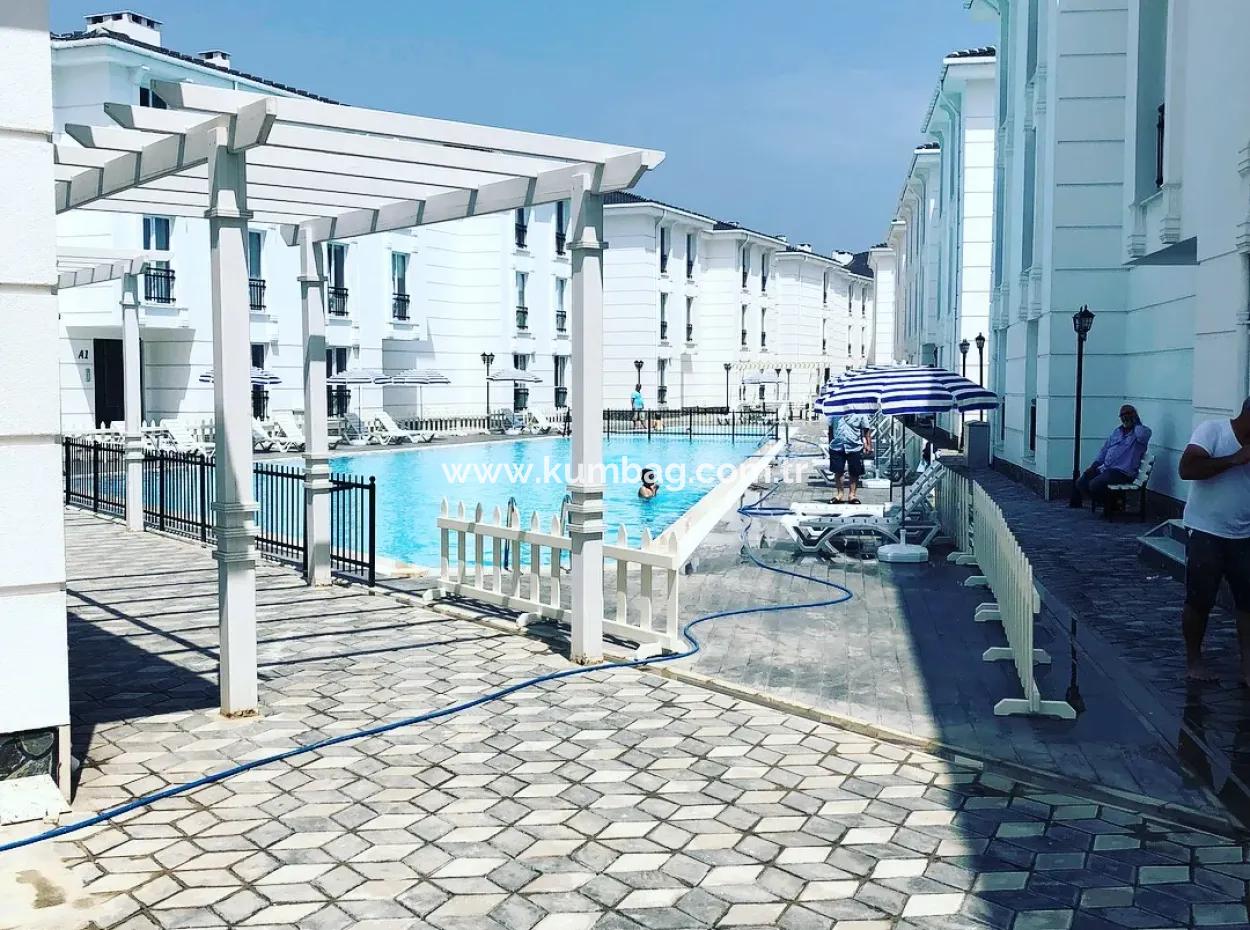 Kumbağ Denize Sıfır Ve Havuzlu Site İçerisinde Satılık 2+1Daire