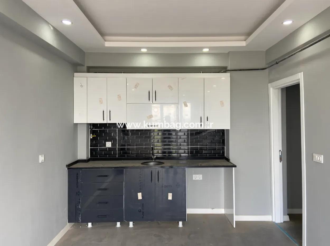 Kumbağ Mah. Ana Cadde Üzerinde Geniş Teraslı 2+1 Satılık Daire