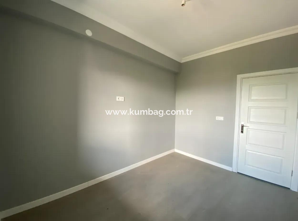 Kumbağ Mah. Ana Cadde Üzerinde Geniş Teraslı 2+1 Satılık Daire