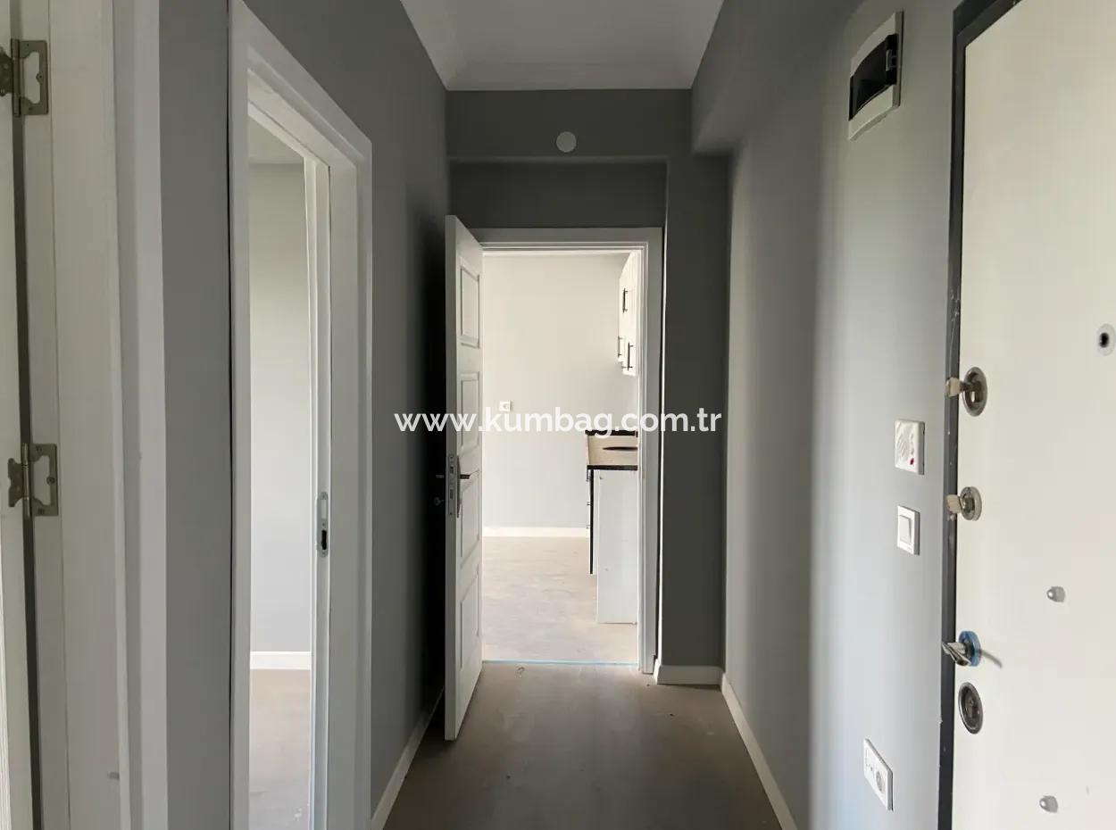 Kumbağ Mah. Ana Cadde Üzerinde Geniş Teraslı 2+1 Satılık Daire