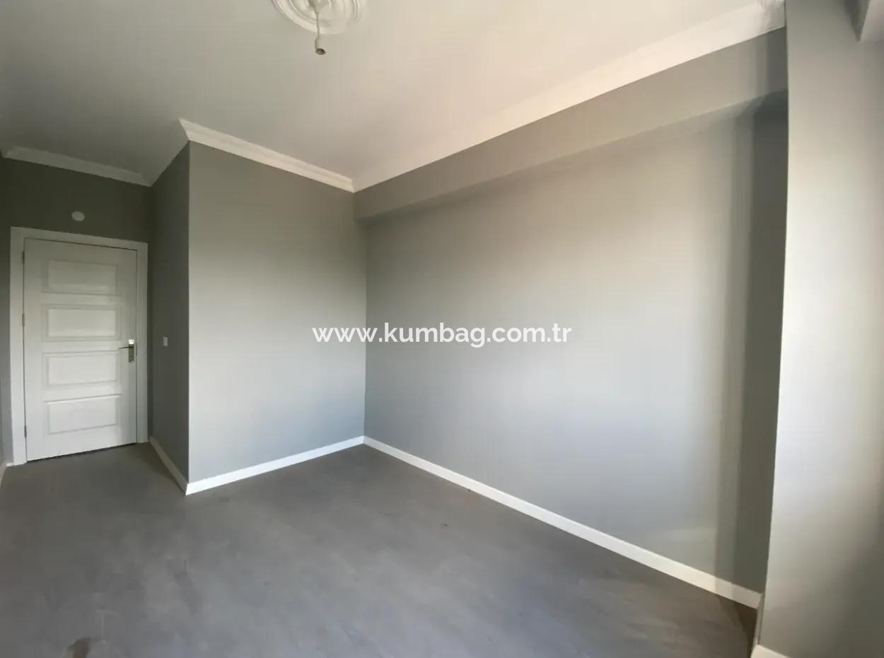 Kumbağ Mah. Ana Cadde Üzerinde Geniş Teraslı 2+1 Satılık Daire