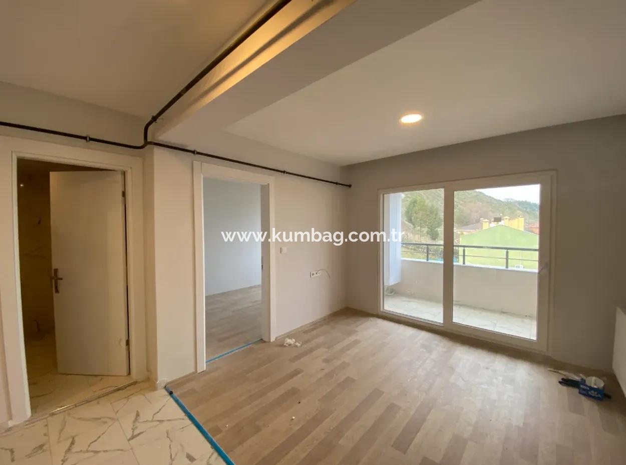 Kumbağ Merkezi Konumda Kiralık Sıfır 1+1 Daire
