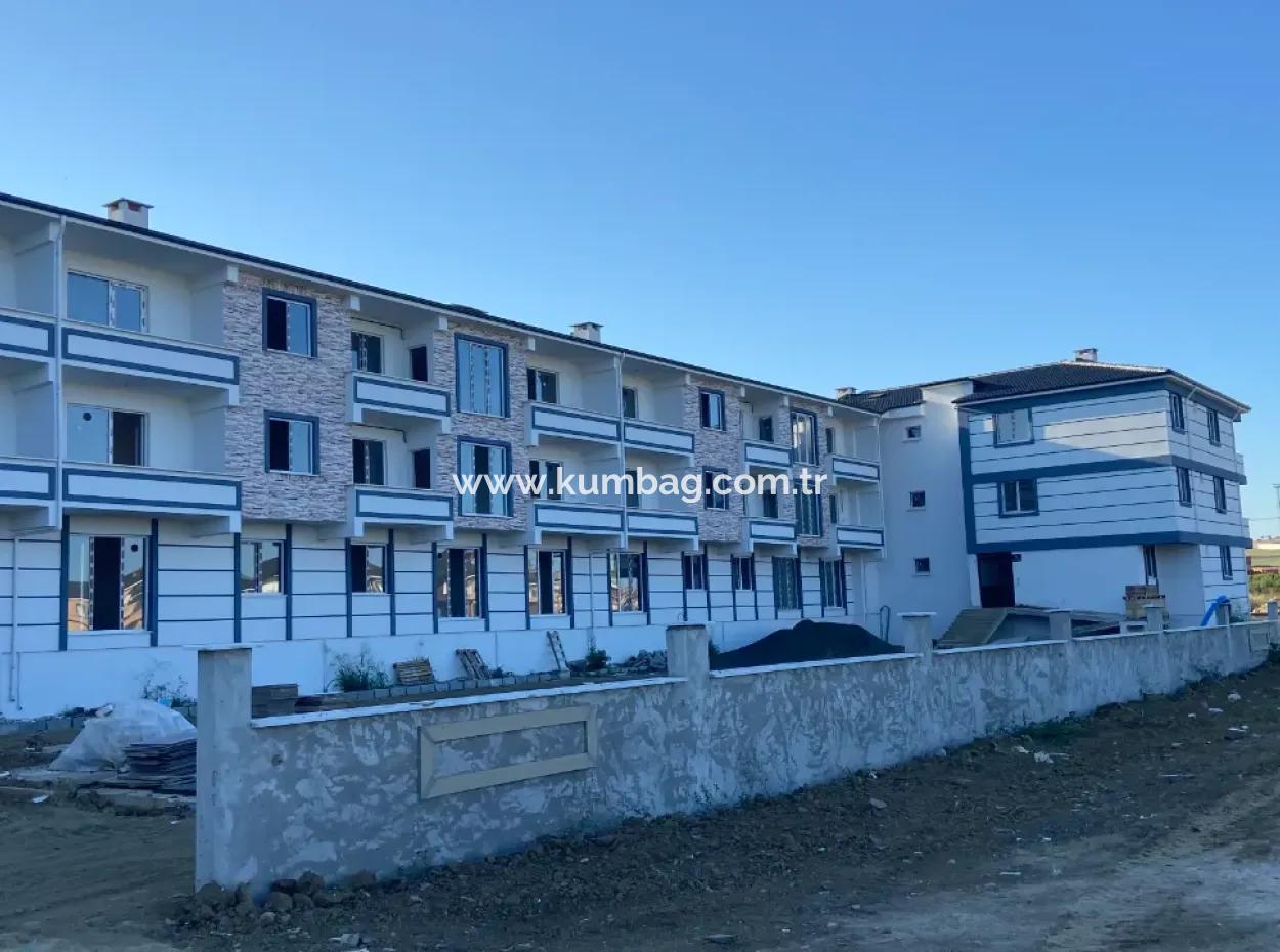 Kumbağ Havuzlu Site İçerisinde Bahçe Katı 1+1 Satılık Daire