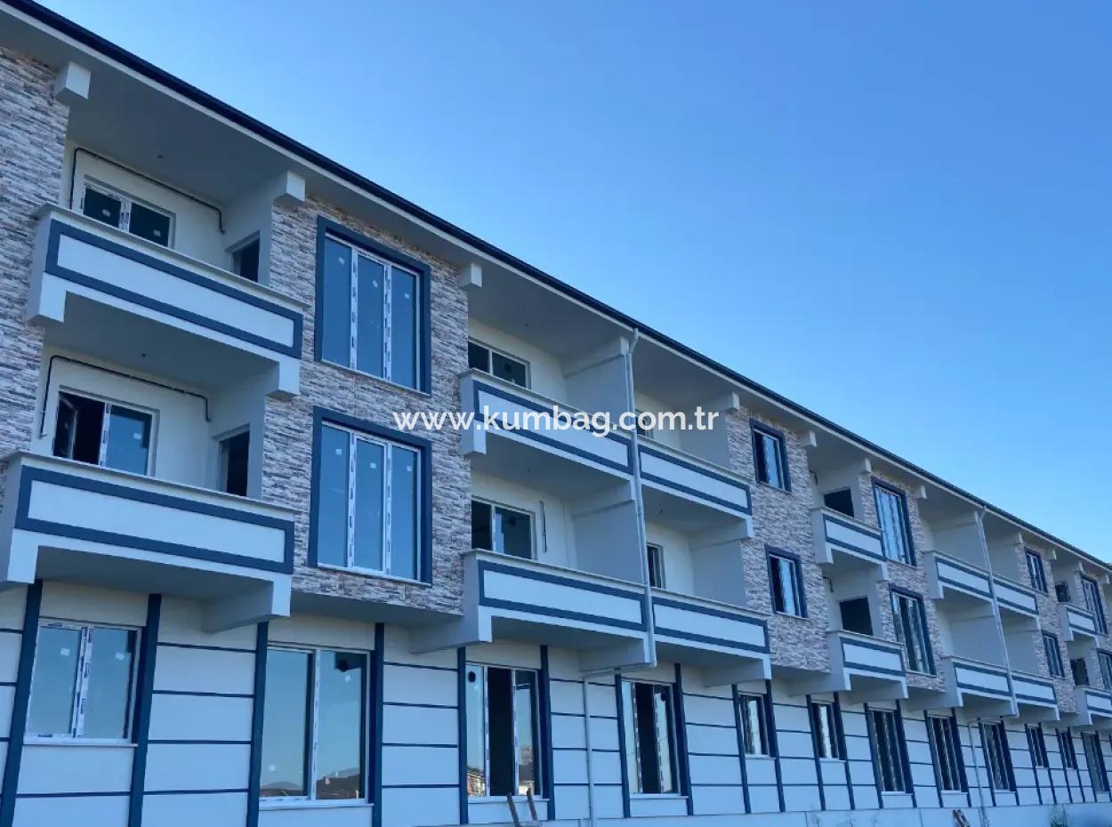 Kumbağ Havuzlu Site İçerisinde Bahçe Katı 1+1 Satılık Daire