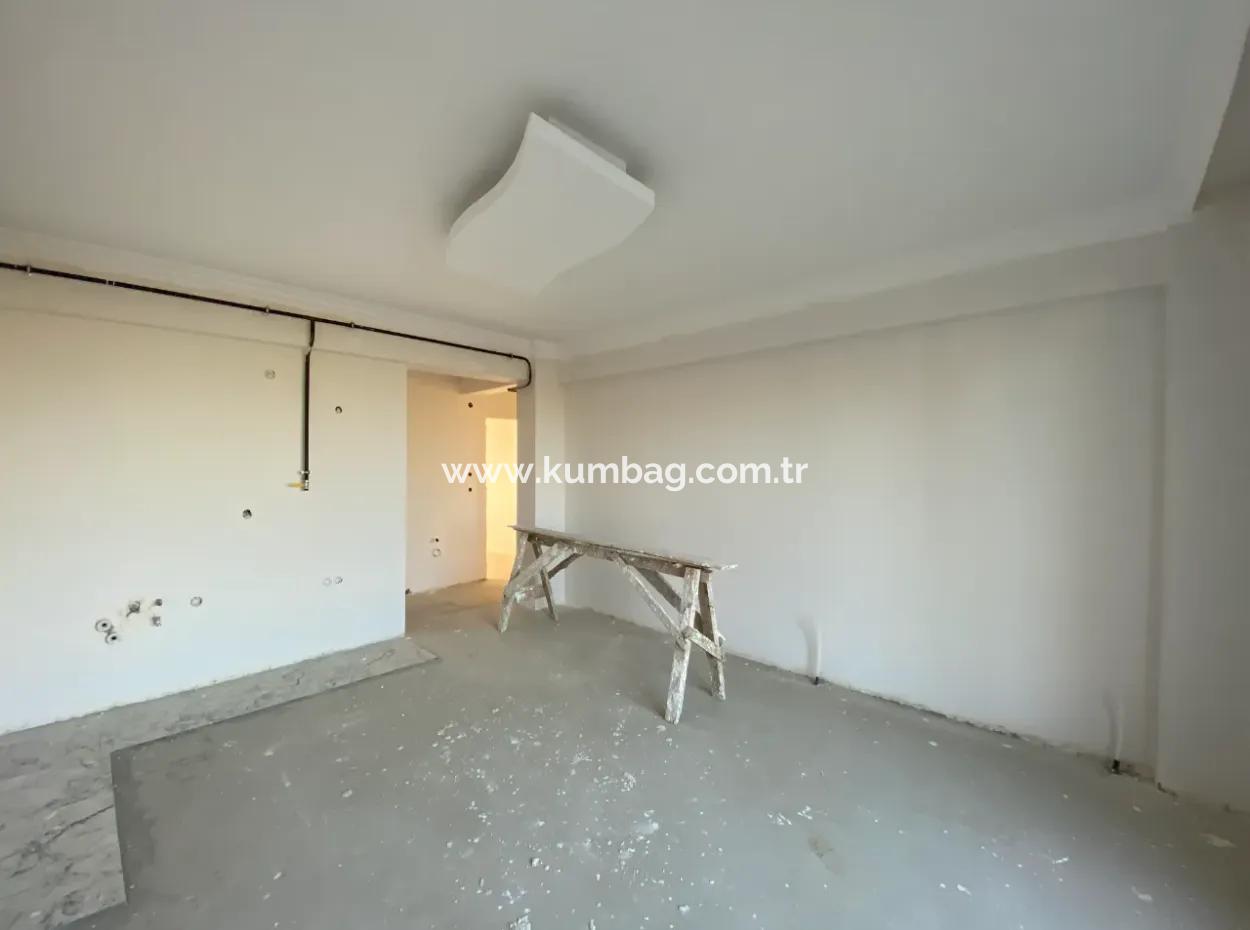 Kumbağ Havuzlu Site İçerisinde Bahçe Katı 1+1 Satılık Daire