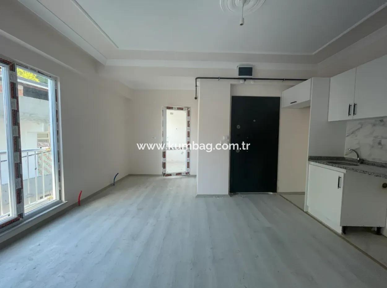 Kumbağ Pazar Sokağı Mevkii Yeni Binada 1+1 Satılık Sıfır Daire