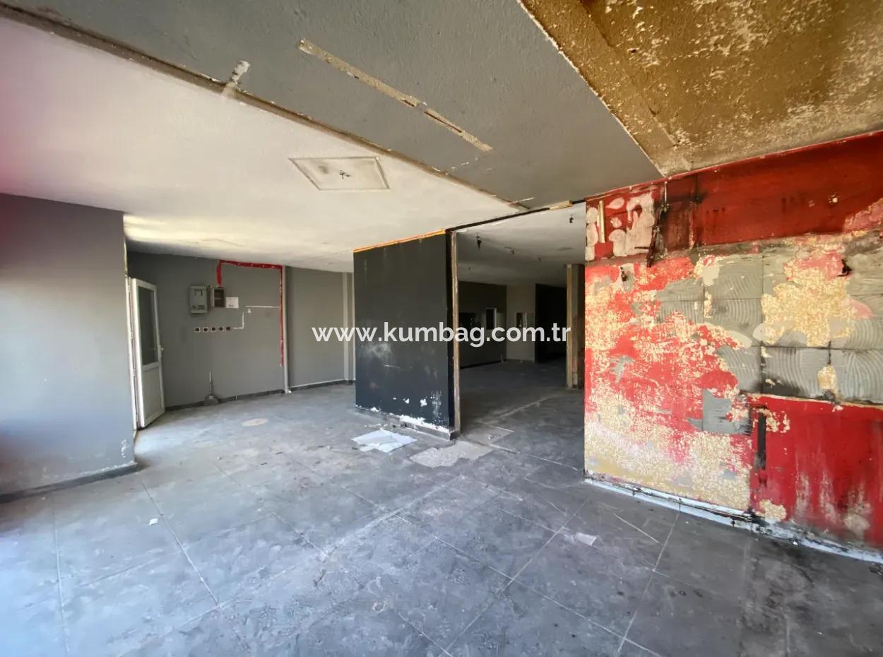 Altınova,Mahallesi'nin En İşlek Caddesinde Kiralık Dükkan