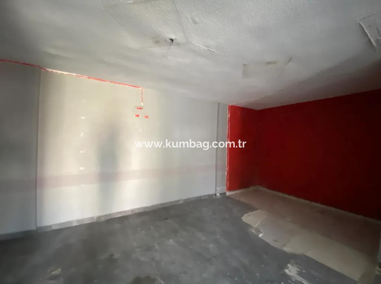 Altınova,Mahallesi'nin En İşlek Caddesinde Kiralık Dükkan