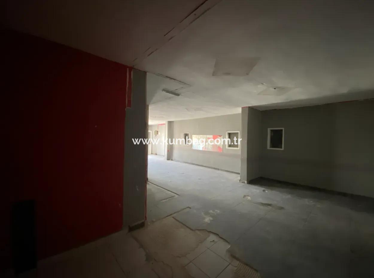 Altınova,Mahallesi'nin En İşlek Caddesinde Kiralık Dükkan