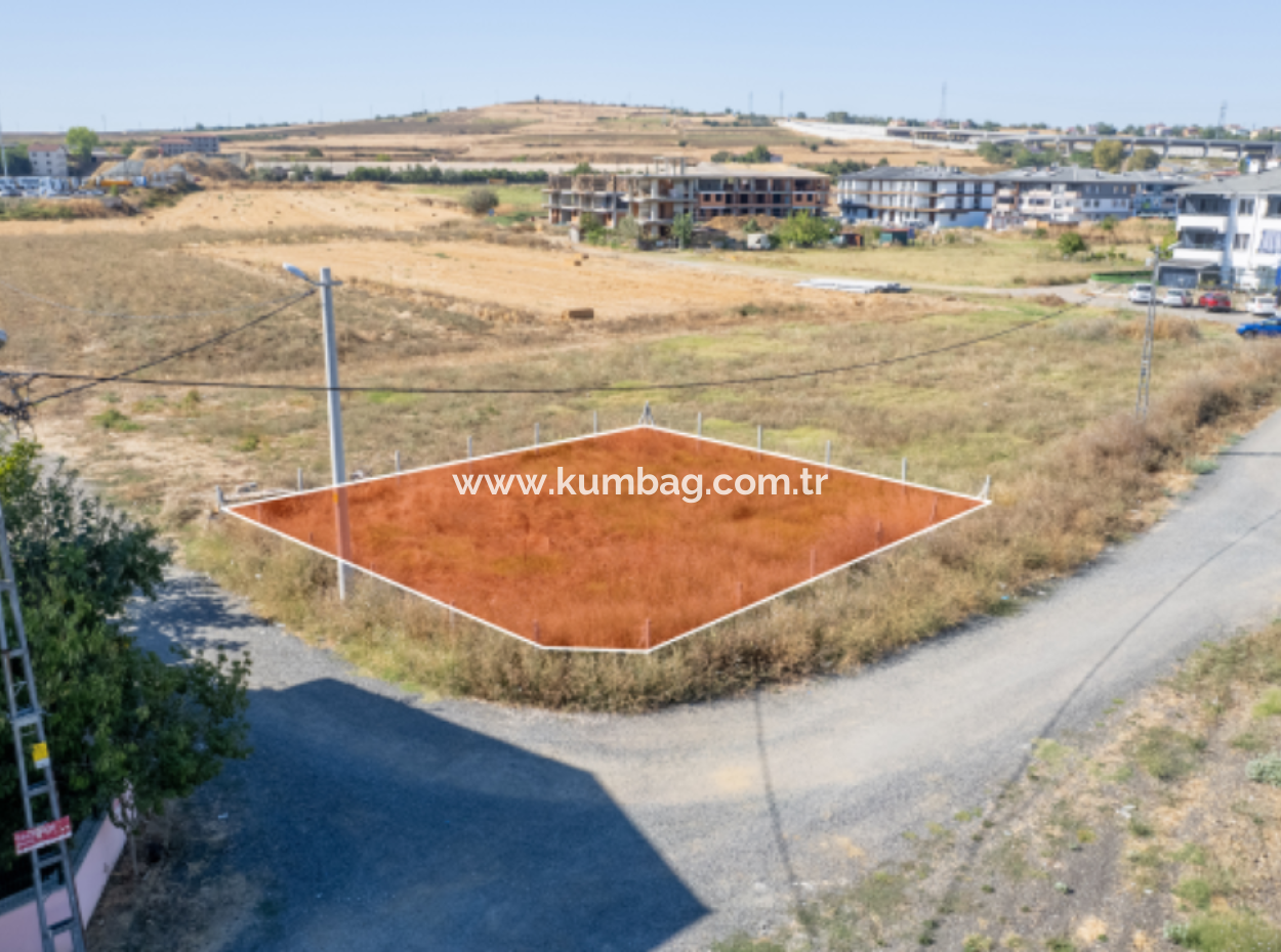 Kumbağ'da Köşe Parsel Konut İmarlı 270 M2 Tek Tapu Satılık Arsa