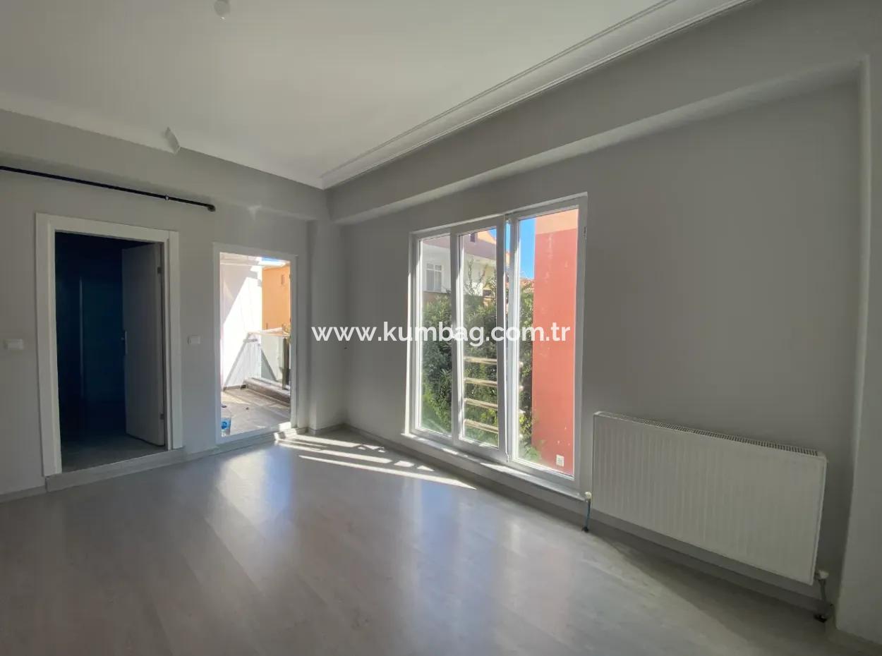 Kumbağ Pazar Sokağı Mevkii Yeni Binada Kiralık 1+1 Daire