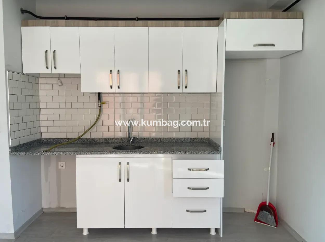 Kumbağ Pazar Sokağı Mevkii Yeni Binada Kiralık 1+1 Daire