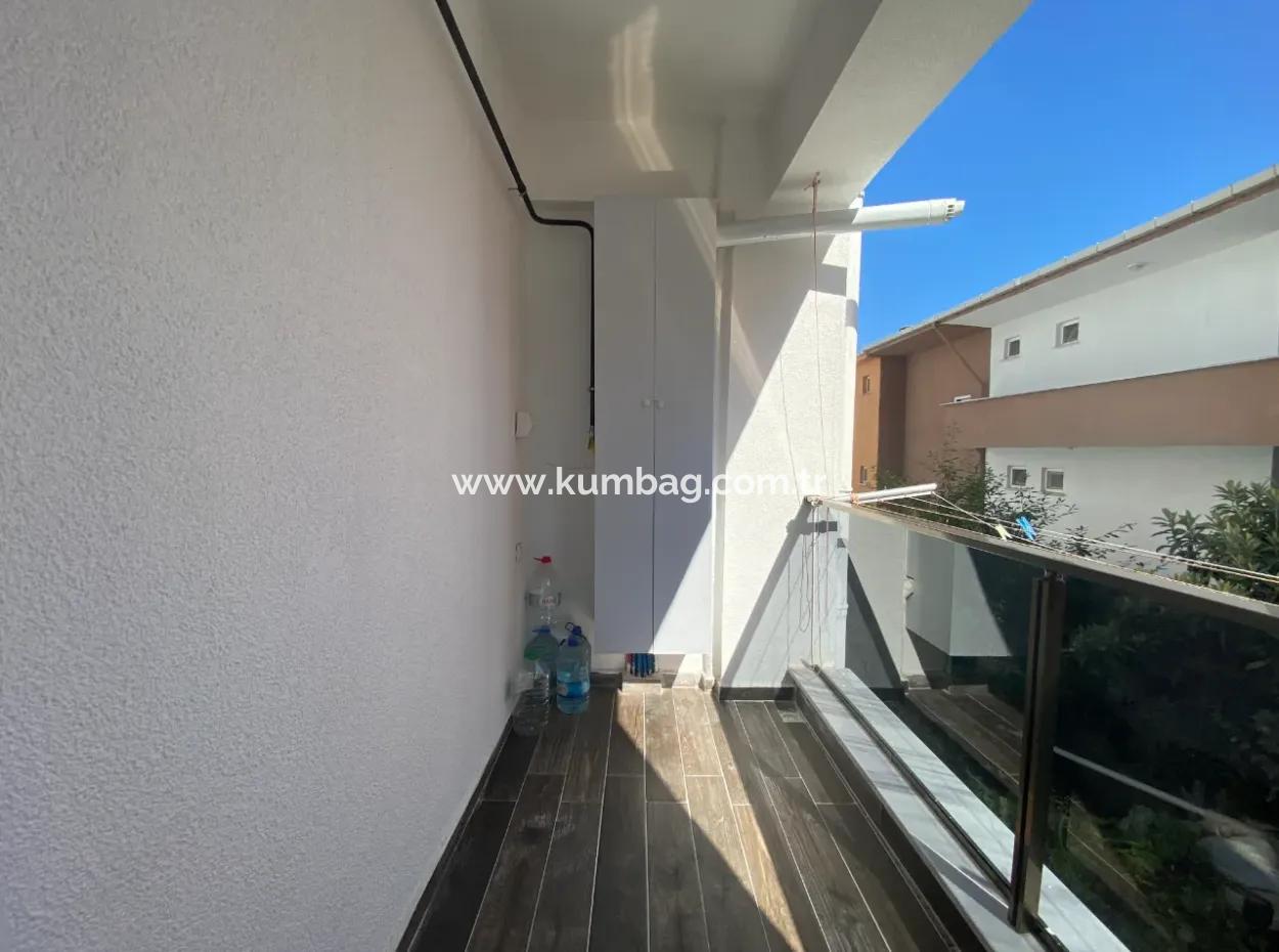 Kumbağ Pazar Sokağı Mevkii Yeni Binada Kiralık 1+1 Daire