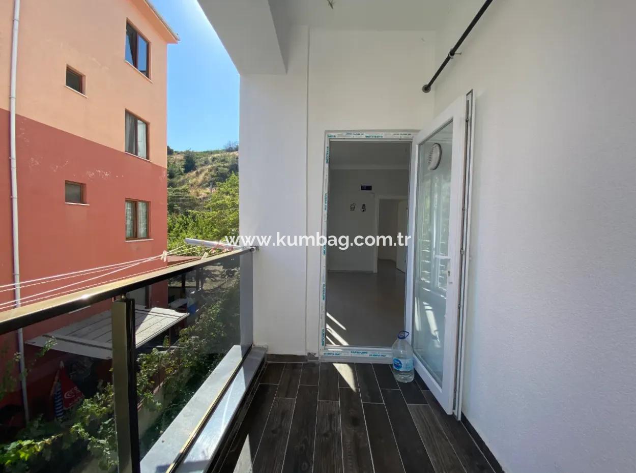 Kumbağ Pazar Sokağı Mevkii Yeni Binada Kiralık 1+1 Daire