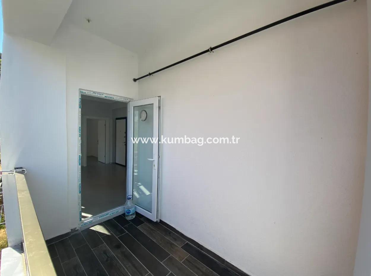 Kumbağ Pazar Sokağı Mevkii Yeni Binada Kiralık 1+1 Daire