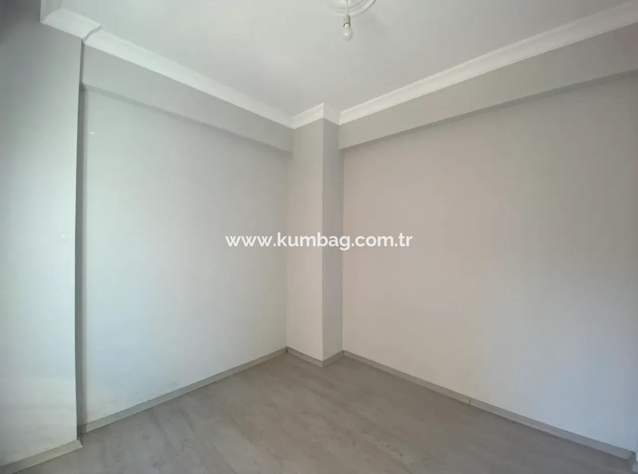 Kumbağ Pazar Sokağı Mevkii Yeni Binada Kiralık 1+1 Daire