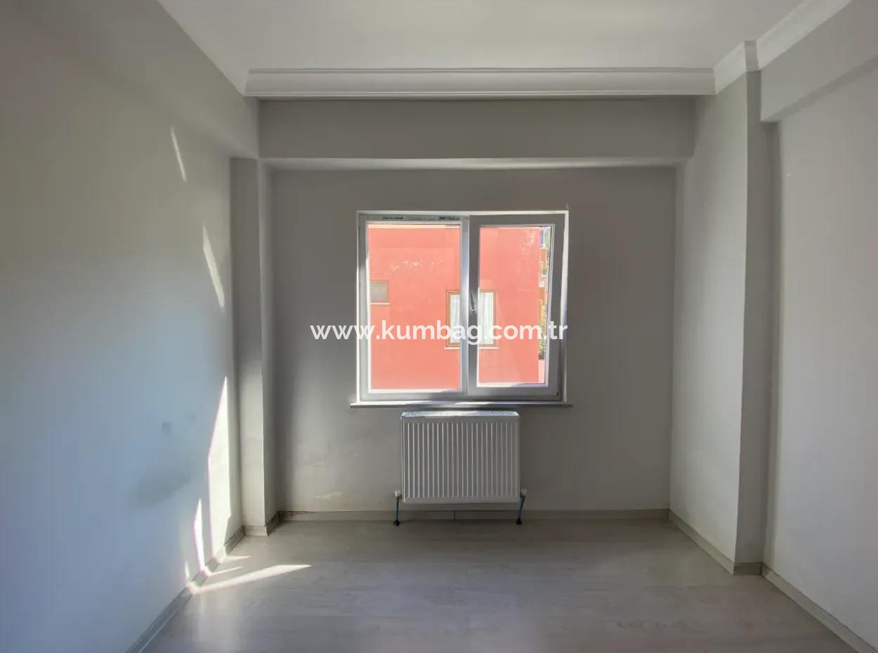 Kumbağ Pazar Sokağı Mevkii Yeni Binada Kiralık 1+1 Daire