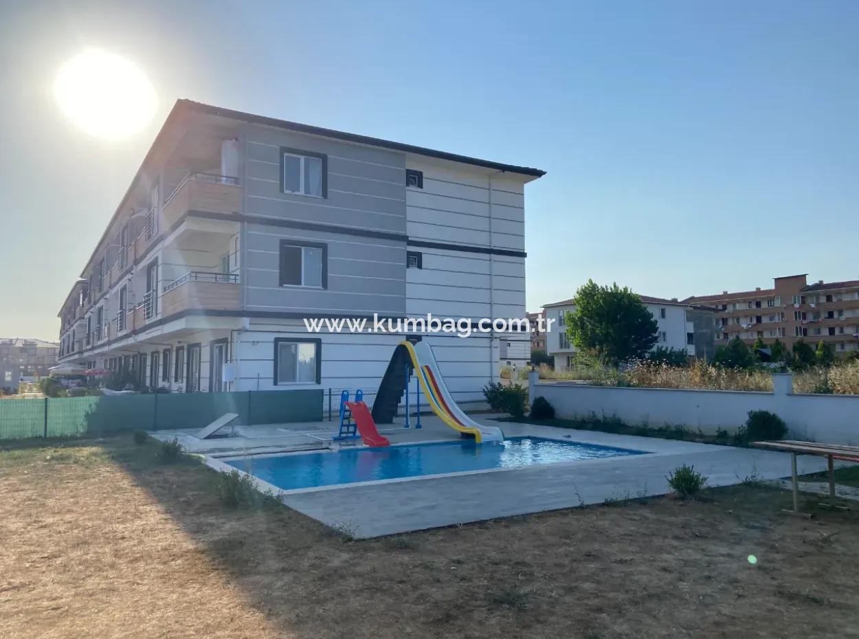 Kumbağ Havuzlu Ve Aquaparklı Sitede Yaz-Kış Kiralık 2+1 Daire