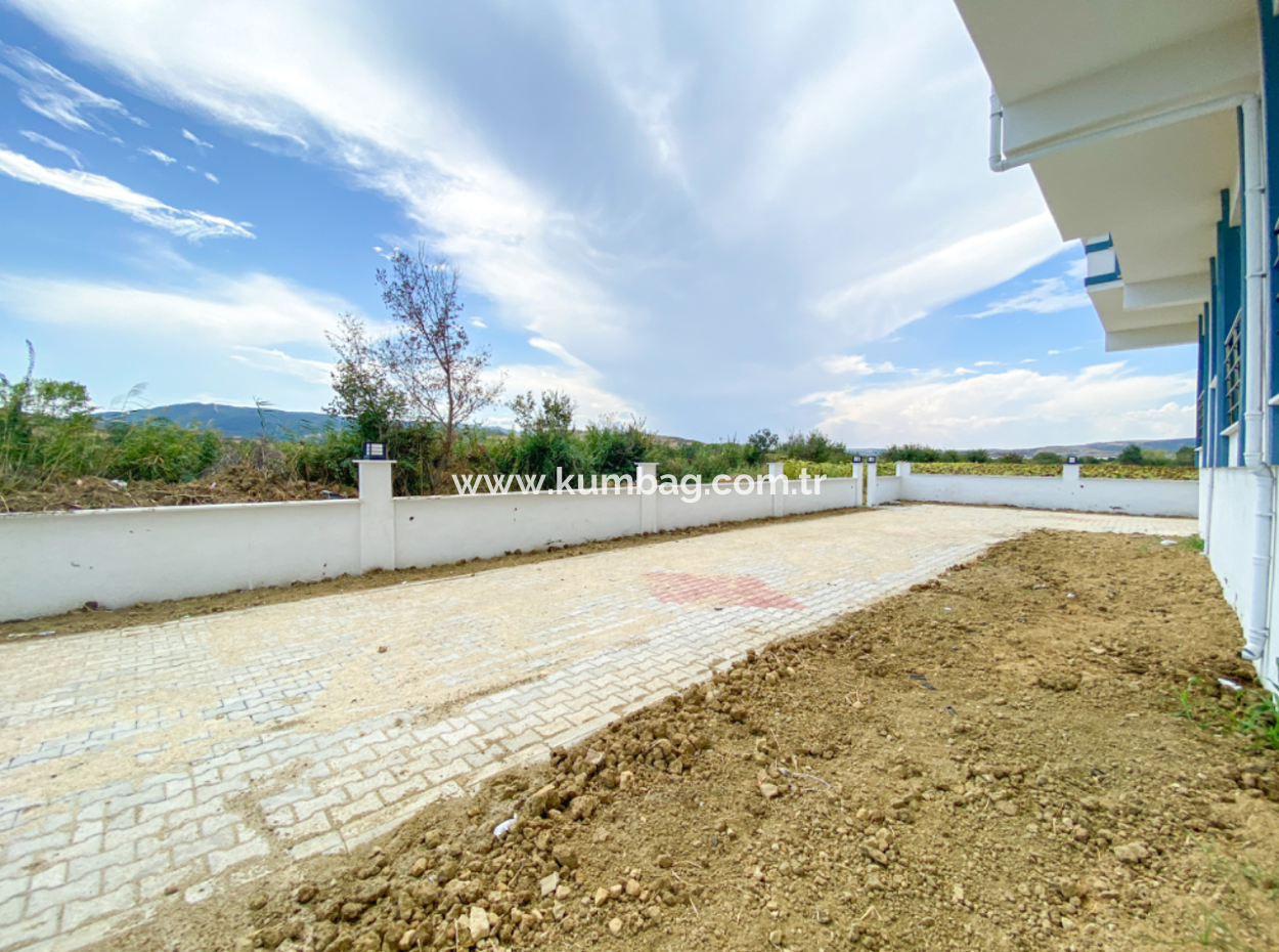 Kumbağ Havuzlu Site İçerisinde Bahçe Katı 1+1 Satılık Daire