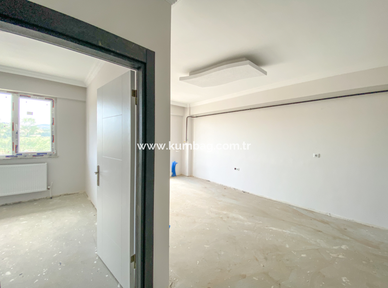 Kumbağ Havuzlu Site İçerisinde Bahçe Katı 1+1 Satılık Daire