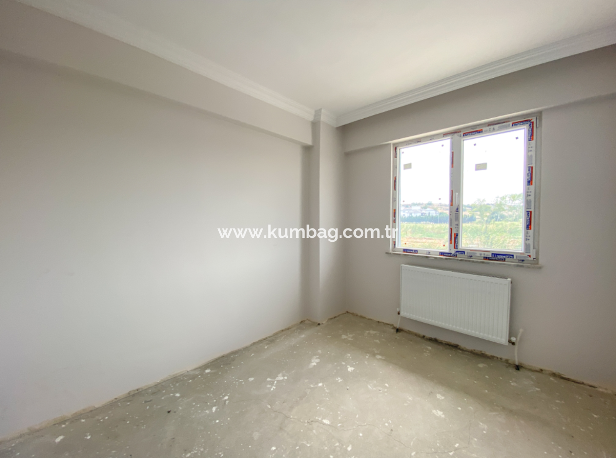 Kumbağ Havuzlu Site İçerisinde Bahçe Katı 1+1 Satılık Daire