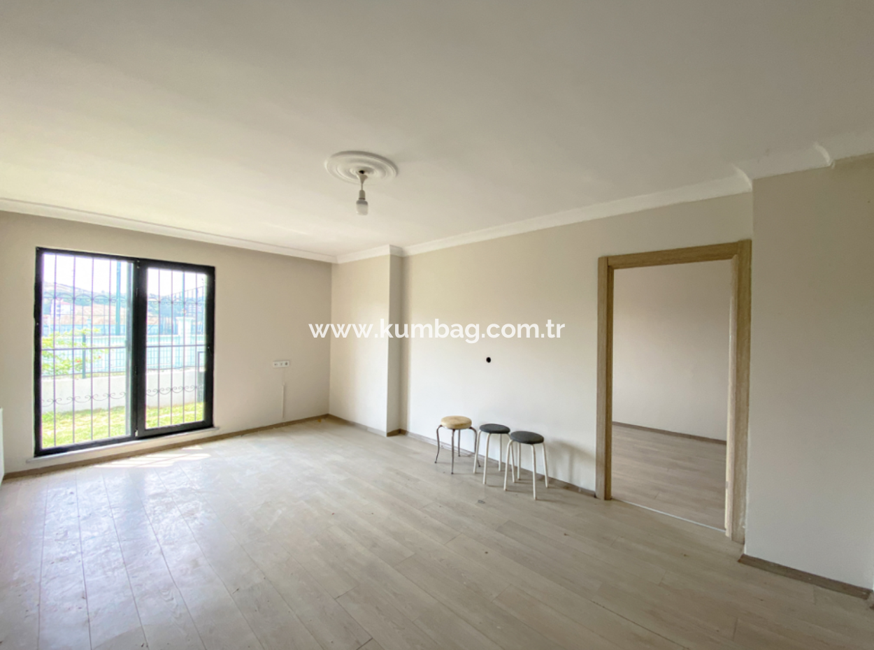 Kumbağ Mah. Ana Caddeye Yakın Ayrı Mutfaklı Bahçeli Yaz-Kış Kiralık 2+1 Daire