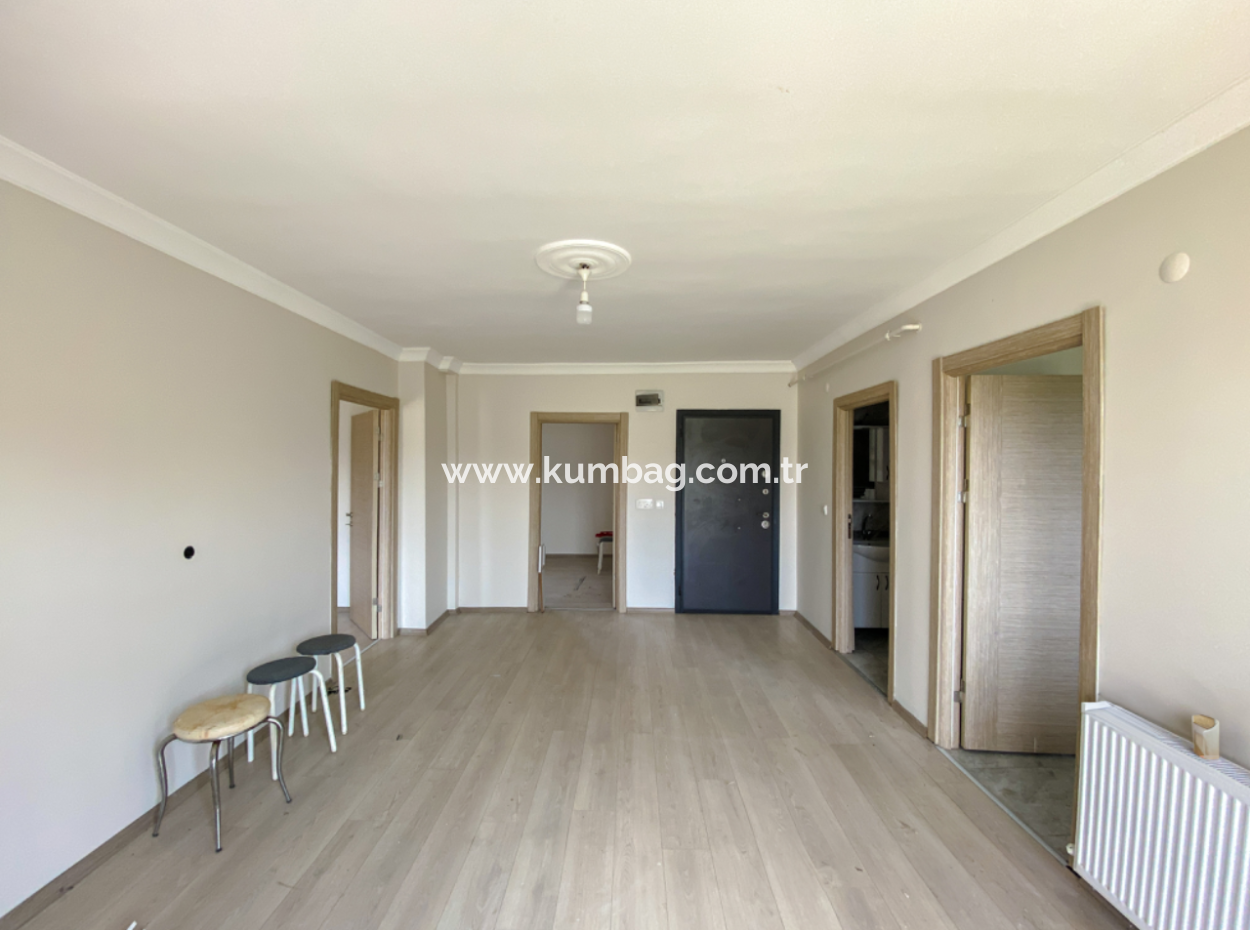 Kumbağ Mah. Ana Caddeye Yakın Ayrı Mutfaklı Bahçeli Yaz-Kış Kiralık 2+1 Daire