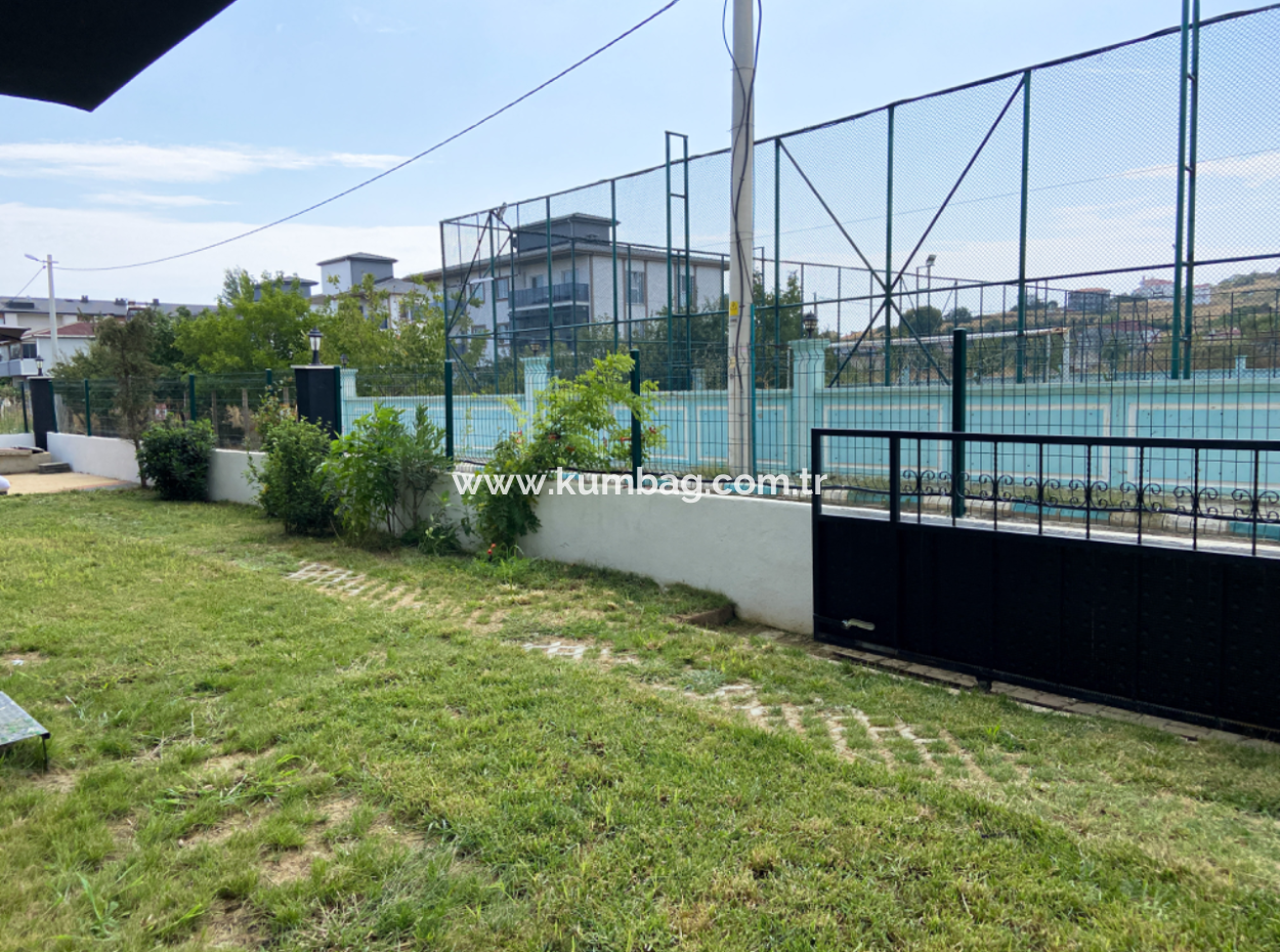 Kumbağ Mah. Ana Caddeye Yakın Ayrı Mutfaklı Bahçeli Yaz-Kış Kiralık 2+1 Daire