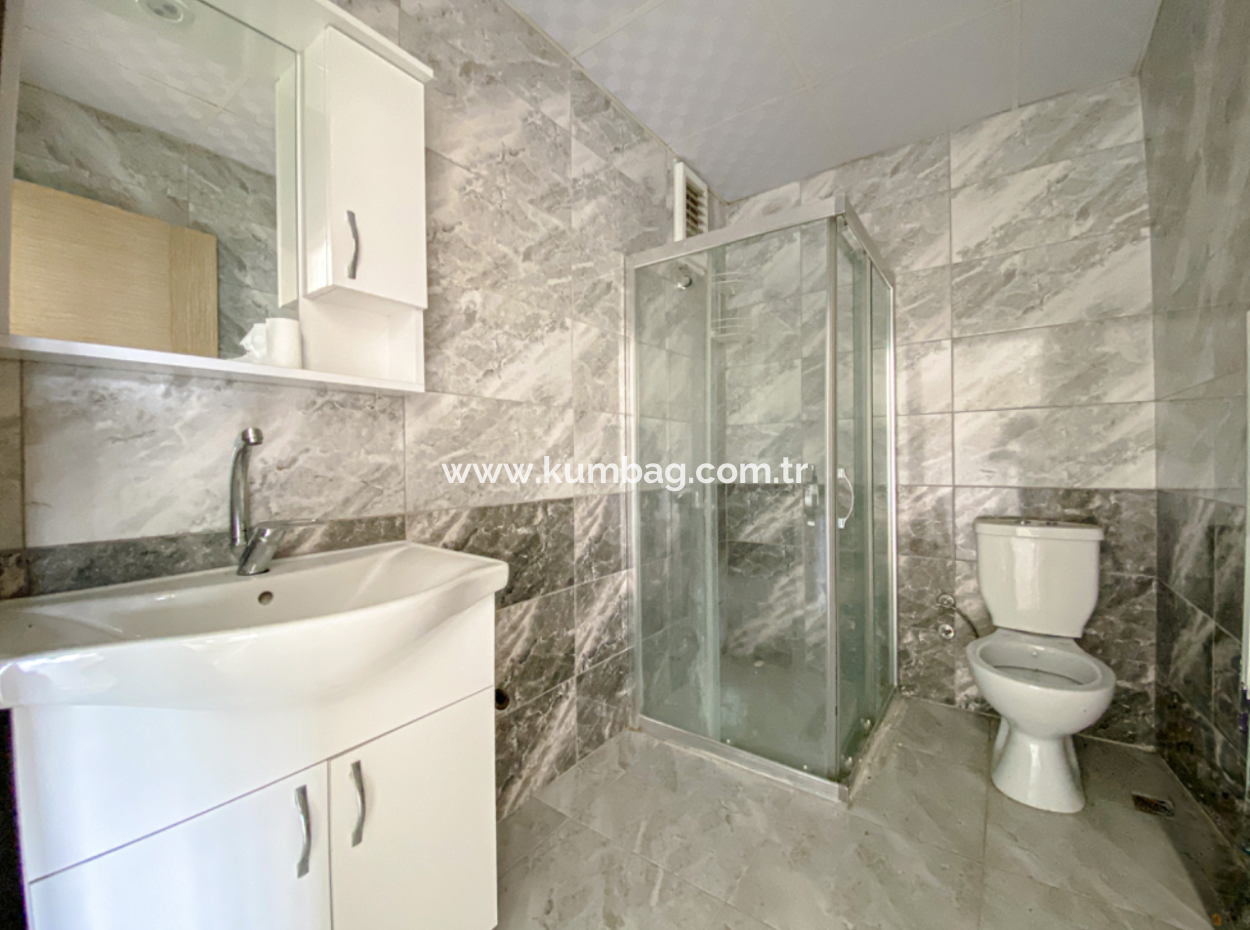 Kumbağ Mah. Ana Caddeye Yakın Ayrı Mutfaklı Bahçeli Yaz-Kış Kiralık 2+1 Daire