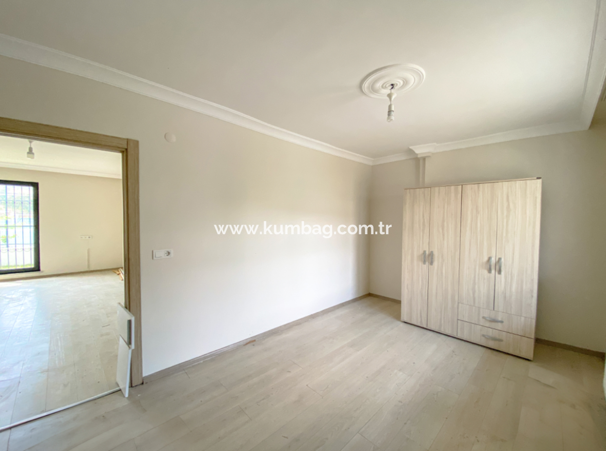 Kumbağ Mah. Ana Caddeye Yakın Ayrı Mutfaklı Bahçeli Yaz-Kış Kiralık 2+1 Daire