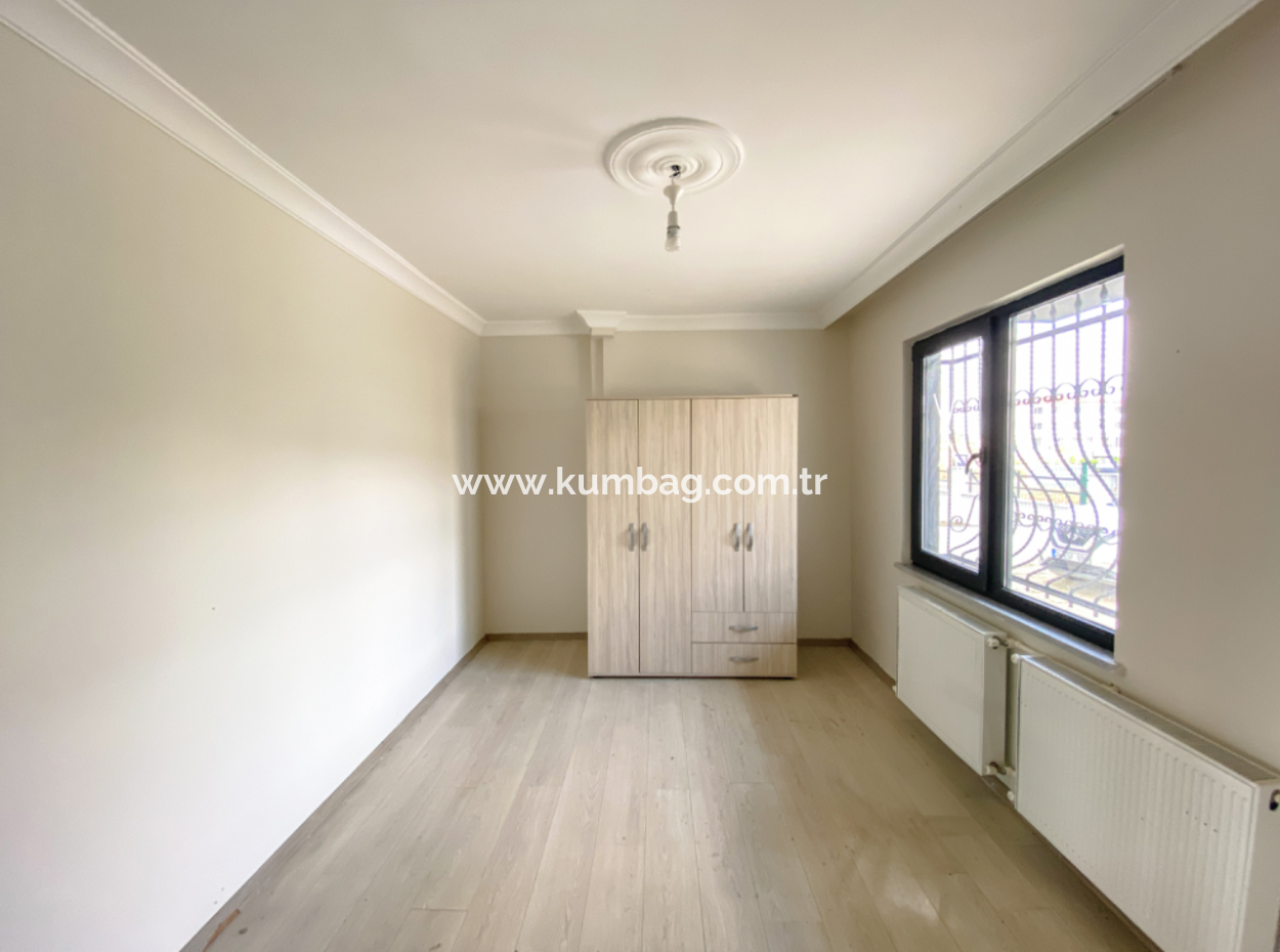 Kumbağ Mah. Ana Caddeye Yakın Ayrı Mutfaklı Bahçeli Yaz-Kış Kiralık 2+1 Daire
