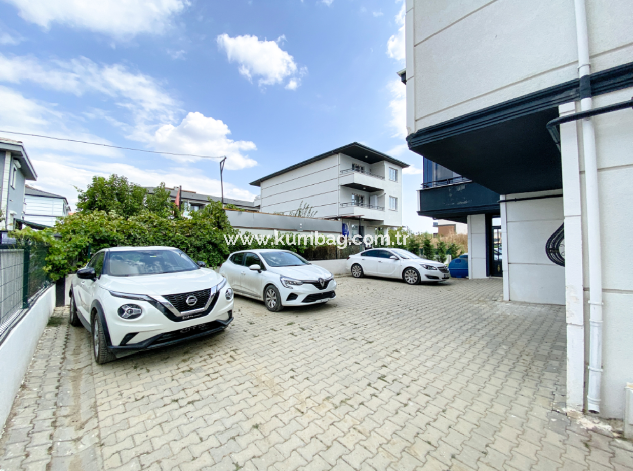 Kumbağ Mah. Ana Caddeye Yakın Ayrı Mutfaklı Bahçeli Yaz-Kış Kiralık 2+1 Daire