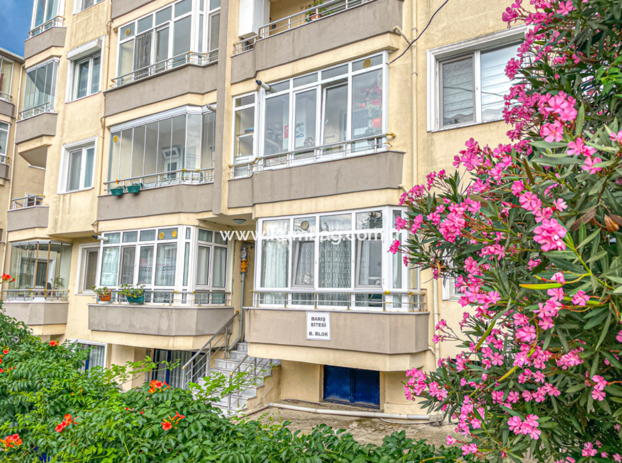 Altınova Mah. Site İçerisinde Deniz Manzaralı Satılık 2+1 Daire