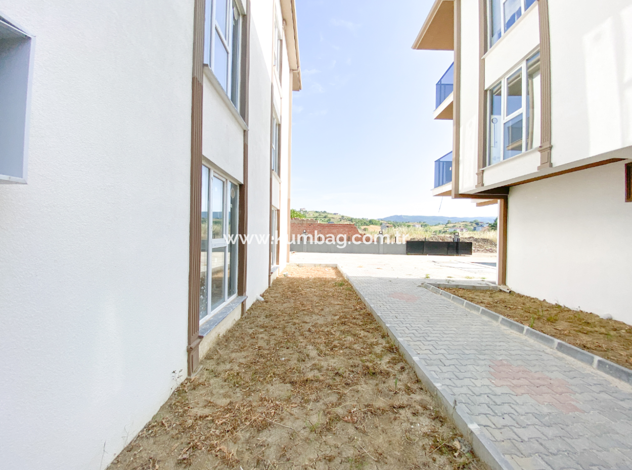 Kumbağ Mah. Havuzlu Site İçerisinde Satılık 2+1 Daireler