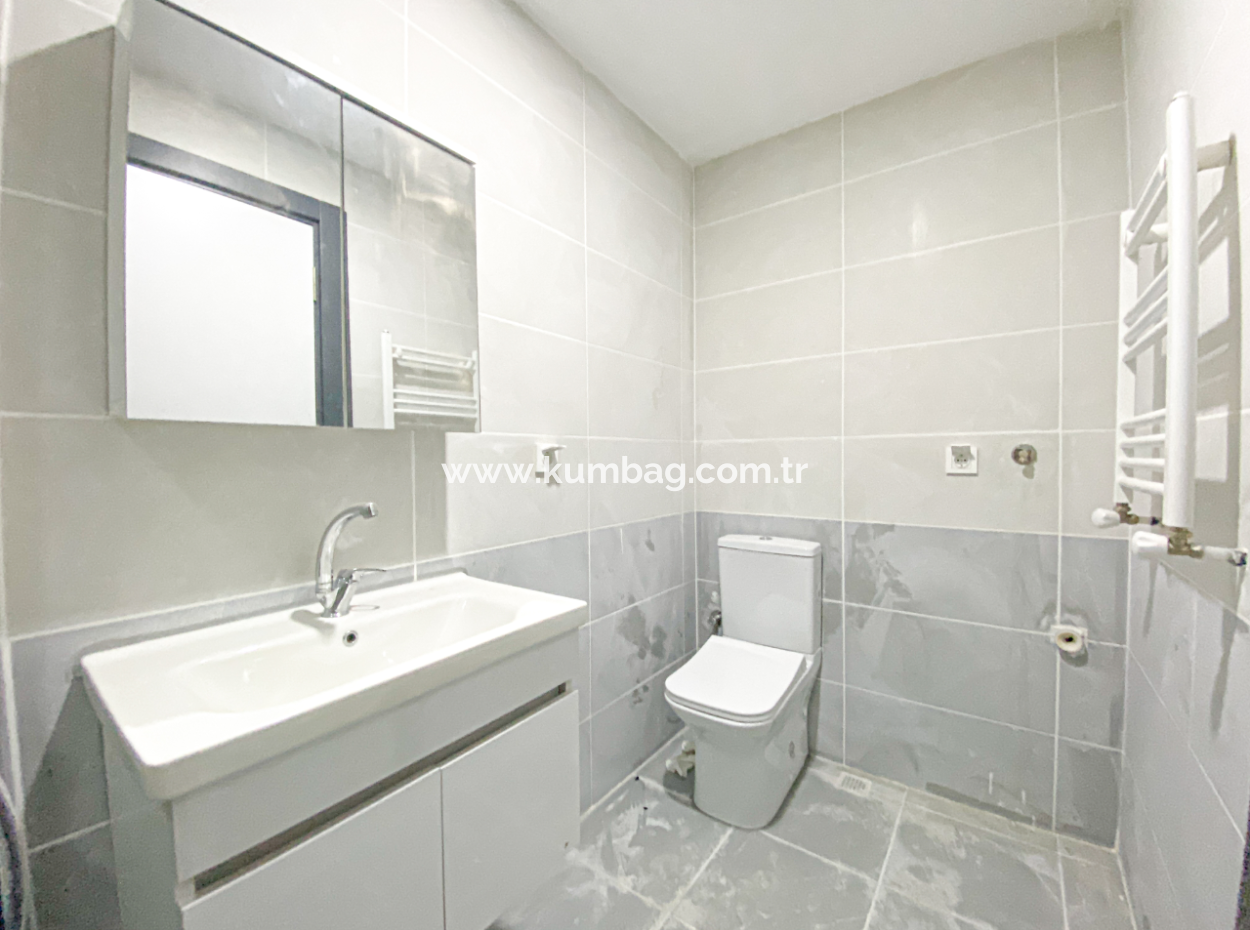 Kumbağ Mah. Havuzlu Site İçerisinde Satılık 2+1 Daireler