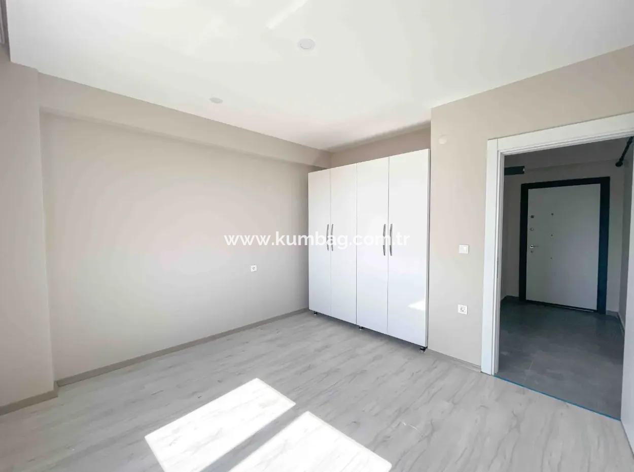 Kumbağ'da Cadde Üstü Denize Yakın Lüks Sıfır Satılık 1+1 Daire