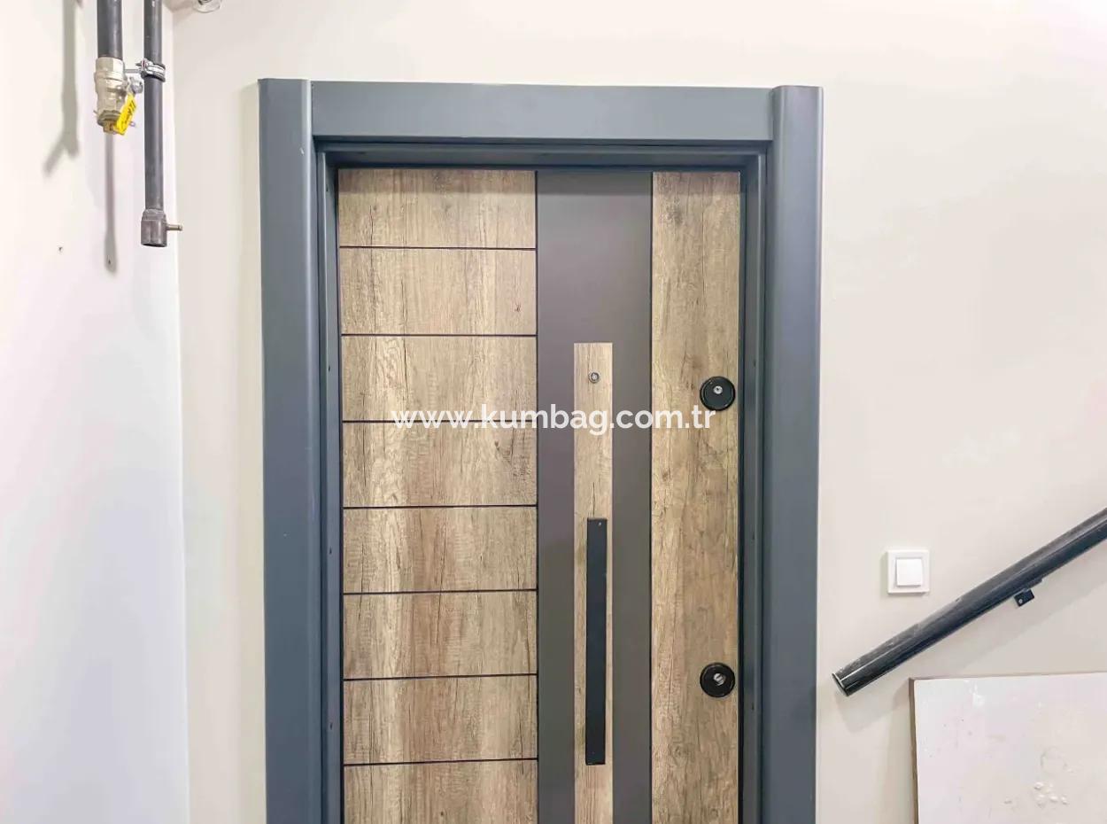 Kumbağ'da Cadde Üstü Denize Yakın Lüks Sıfır Satılık 1+1 Daire