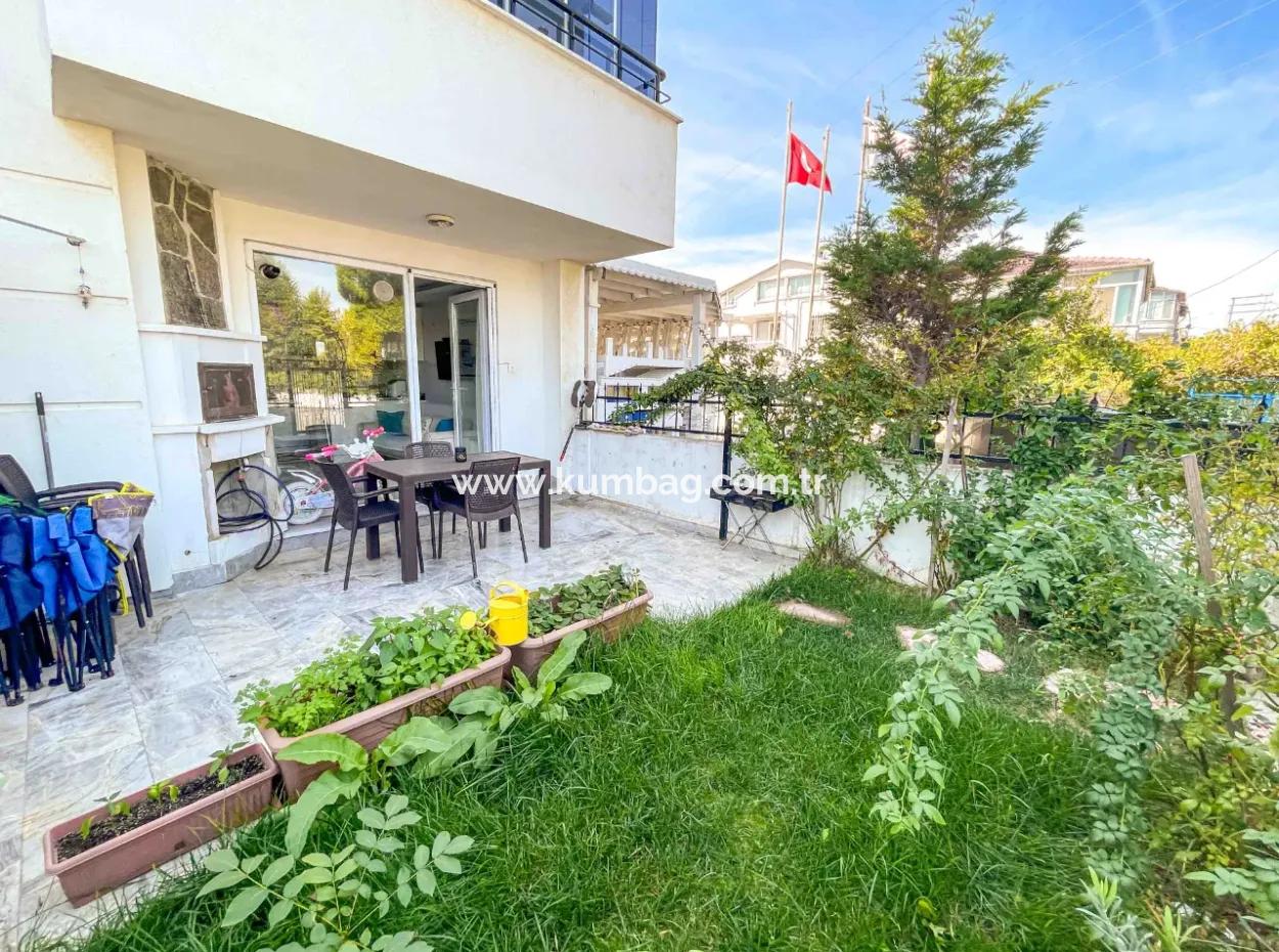 Kumbağ'da Denize Sıfır Bahçeli Havuzlu Site İçinde Satılık 2+1
