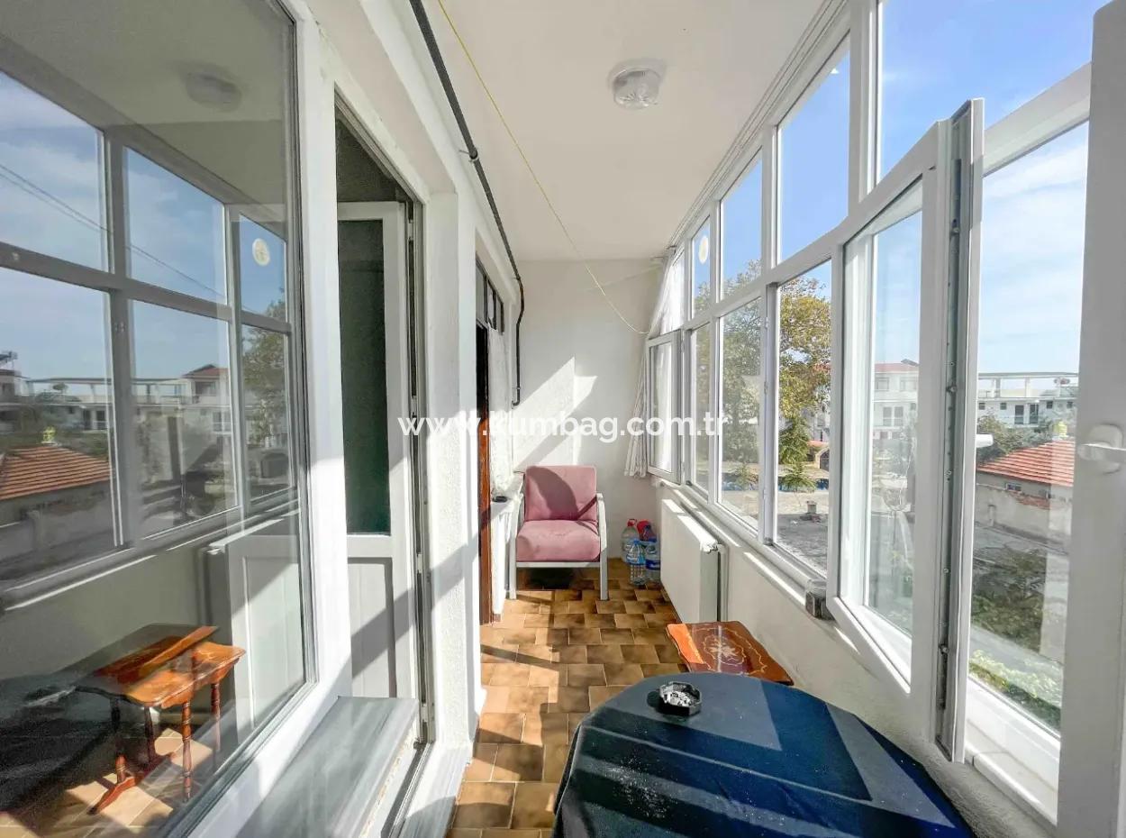 Kumbağ'da Cadde Üstü Denize Yakın Eşyalı Doğalgazlı Kiralık 2+1
