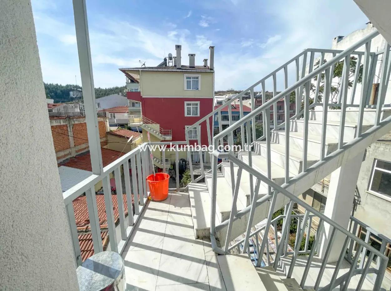 Kumbağ'da Cadde Üstü Denize Yakın Eşyalı Doğalgazlı Kiralık 2+1