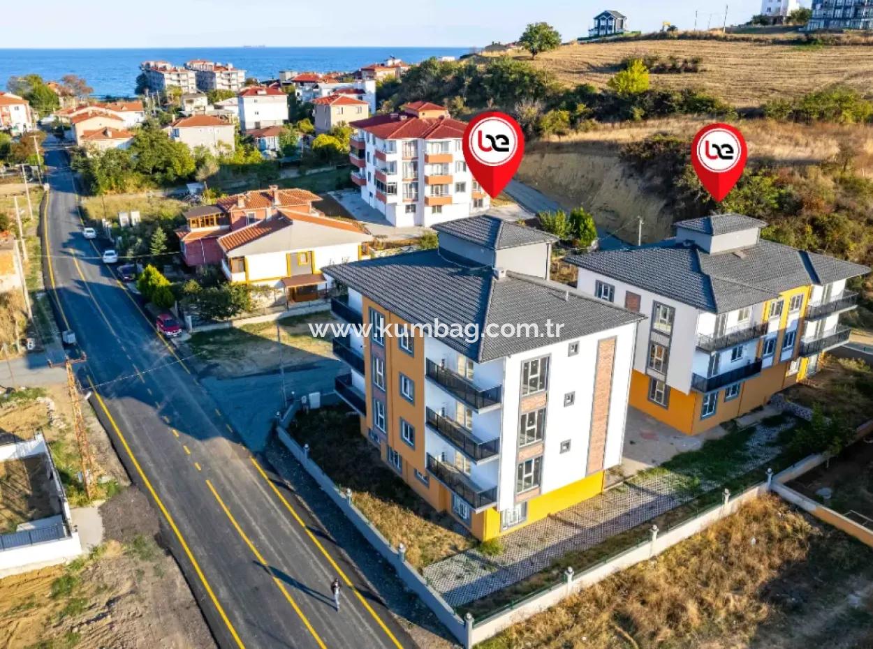 Kumbağ'da Cadde Üzerinde Site İçerisinde Satılık Sıfır 1+1 Daire